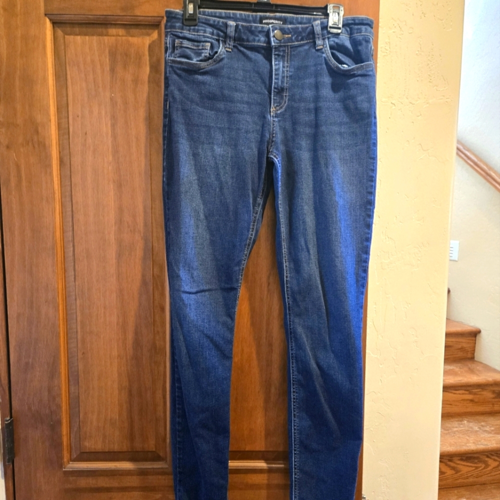 Women's Skinny Blue Jeans